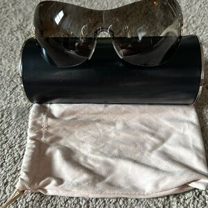 BVLGA Sunglasses, comes with dusting cloth as well as case.